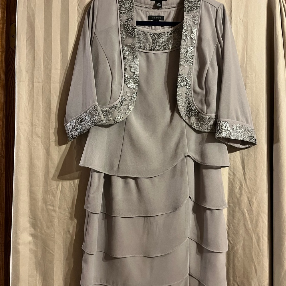 Elegant Gray Layered Wedding Dress